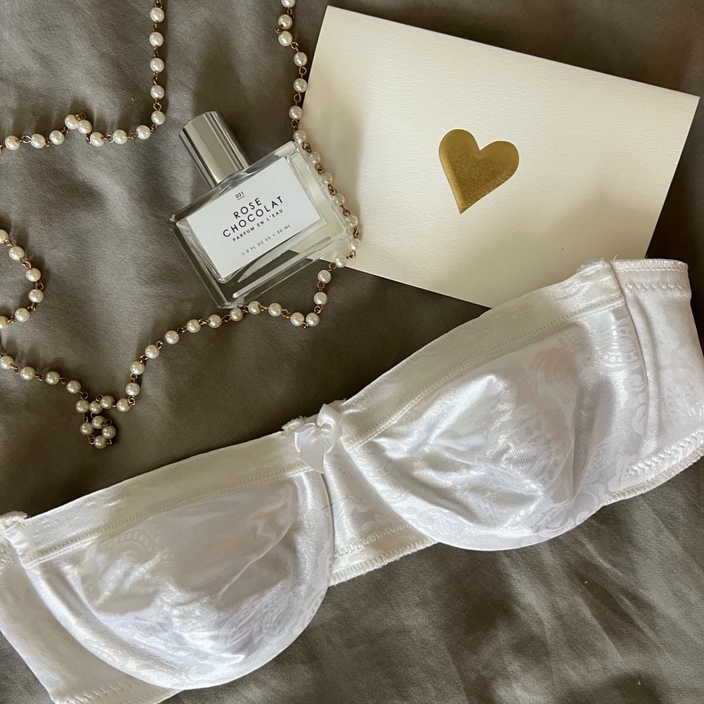 Vintage white coquette strapless wonder bra bralette